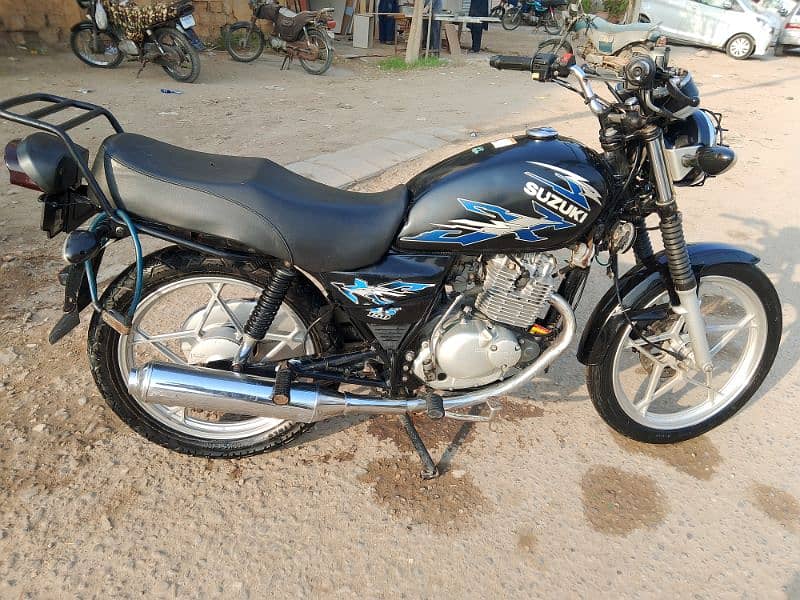 Suzuki GS 150 3