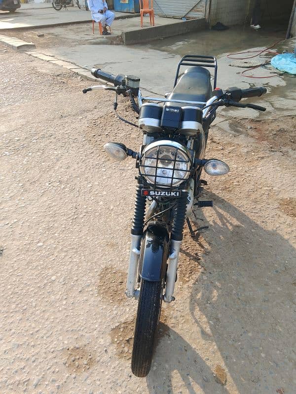 Suzuki GS 150 5