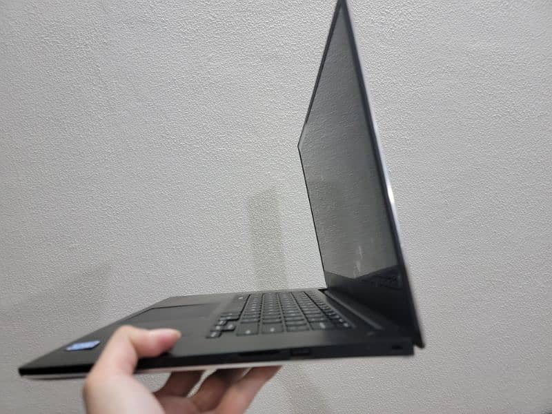 Dell Xps 15 Gaming Laptop 4gb Nvidia gpu 9