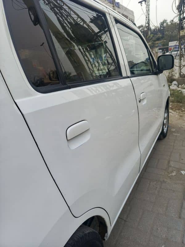 Suzuki Wagon R 2018 3