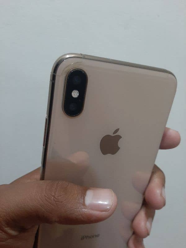 xs max 1