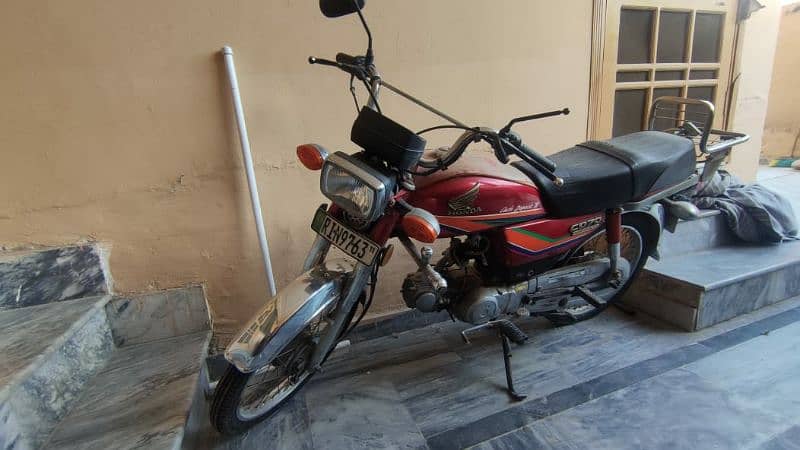 Honda CD70 Motorcycle 1