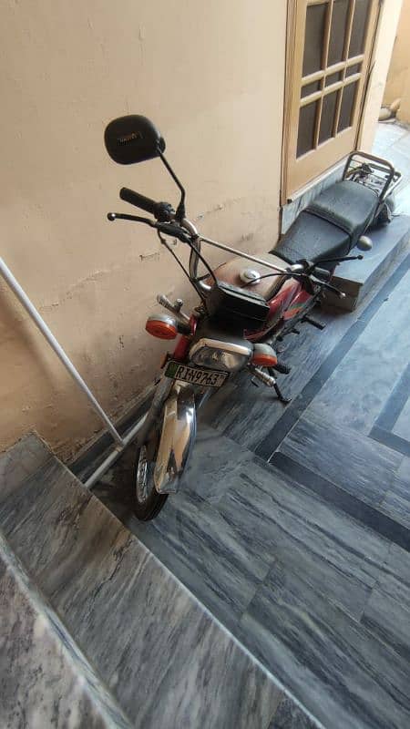 Honda CD70 Motorcycle 2