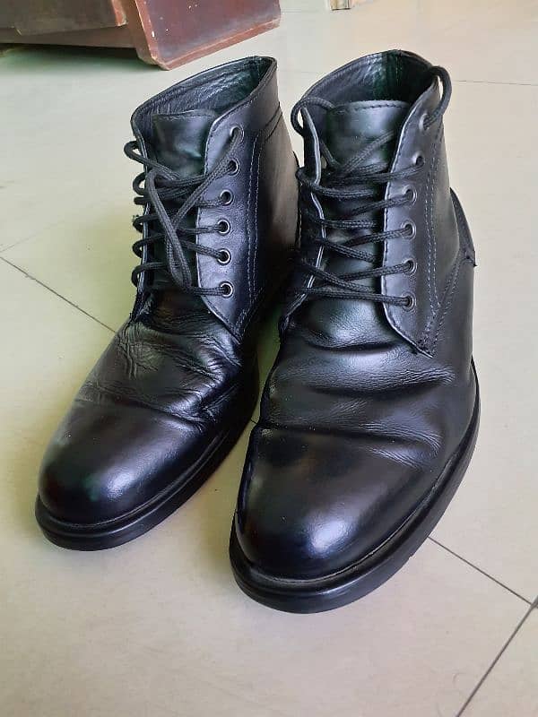 leather boots original mens size 46. . . . . . 03234757343 3