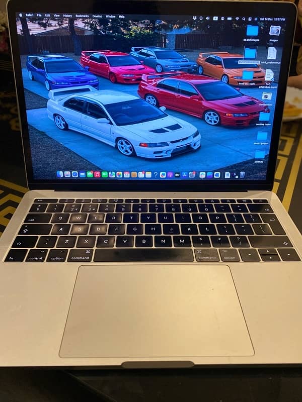 Macbook Pro 2017 13 inch 9/10 0