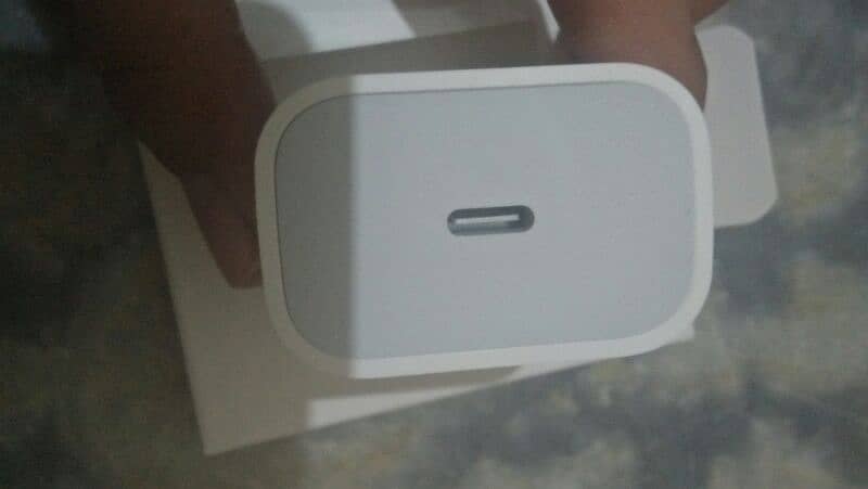 iPhone adapter 20w 0