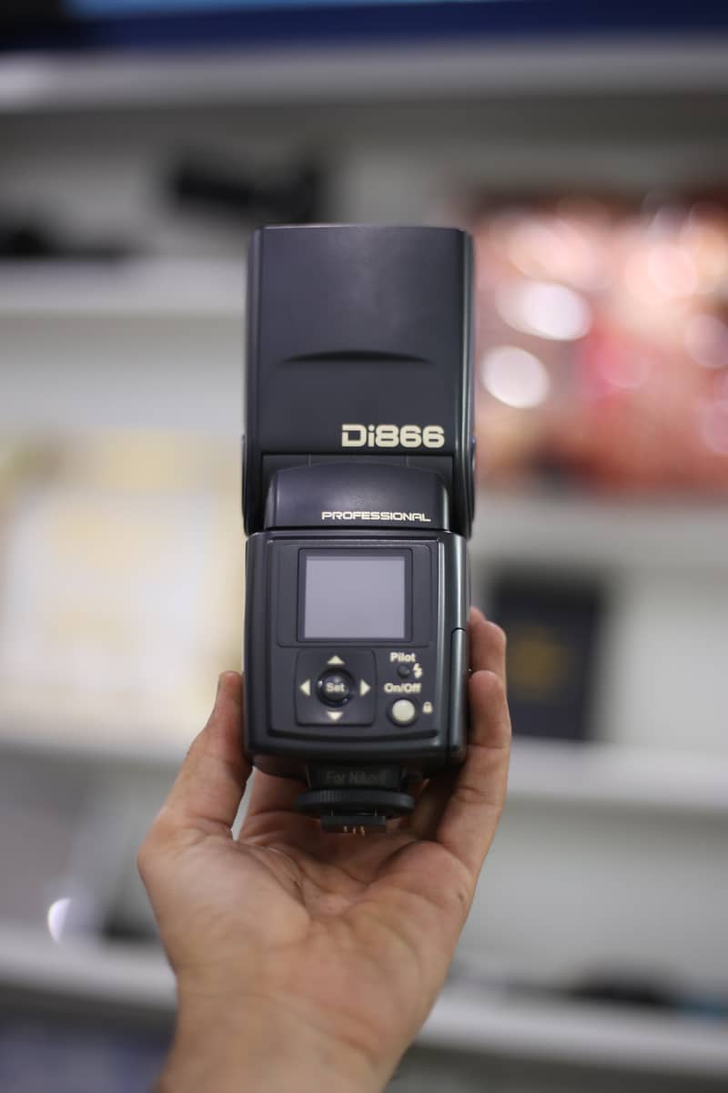 Nissan Flash for Nikon (TTL) Brand New 3