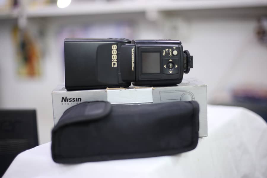 Nissan Flash for Nikon (TTL) Brand New 6