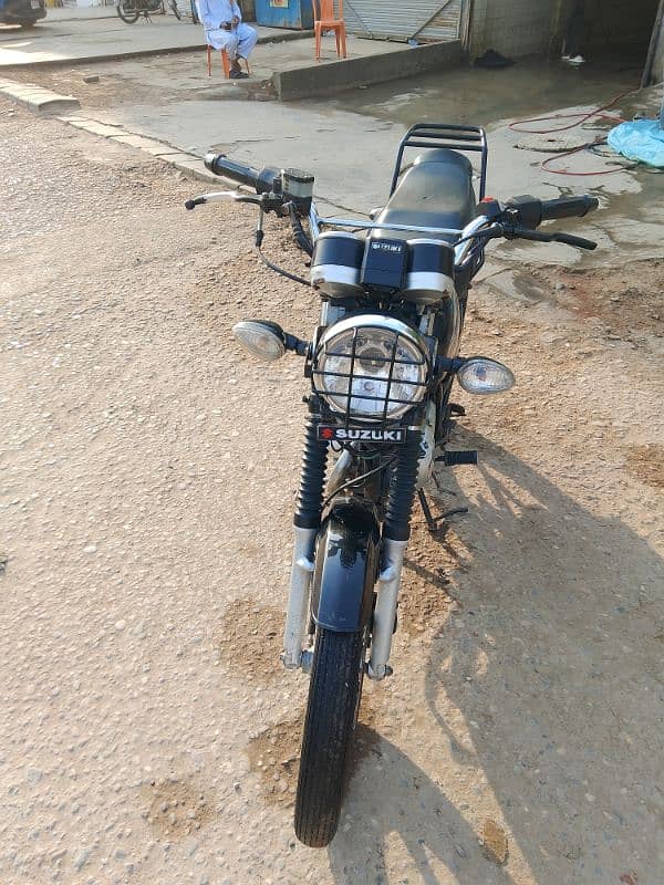 Suzuki GS 150 2018 5