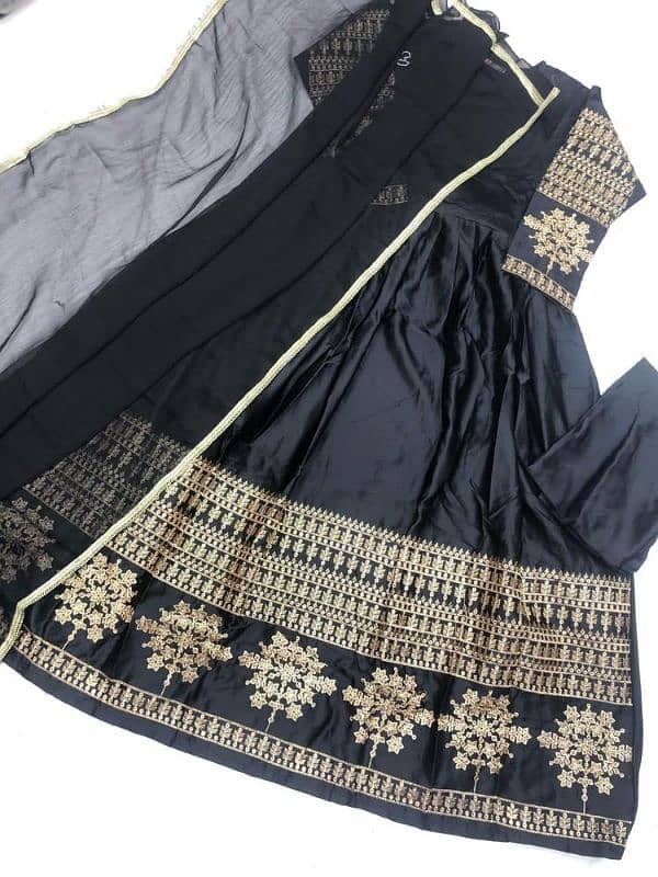 3 pcs women's stitched shamoz silk Embroidered maxi 1