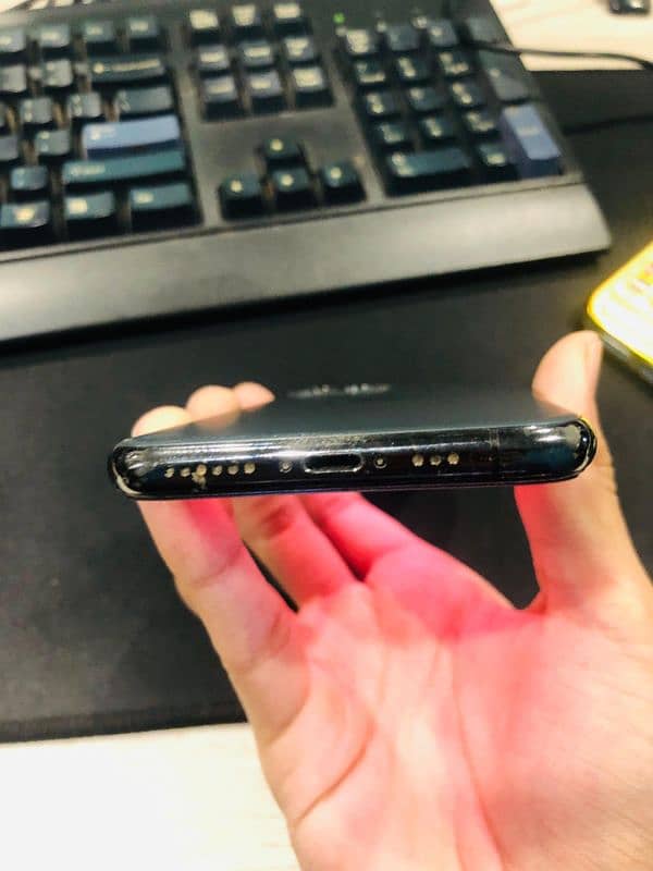 Iphone 11 pro LLA (factory) 4