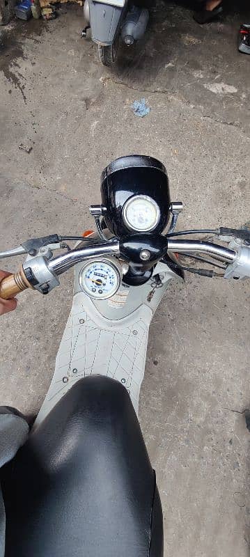 scooty 2