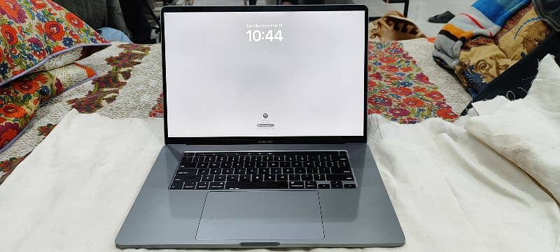 MacBook Pro 2019 16 inch 0