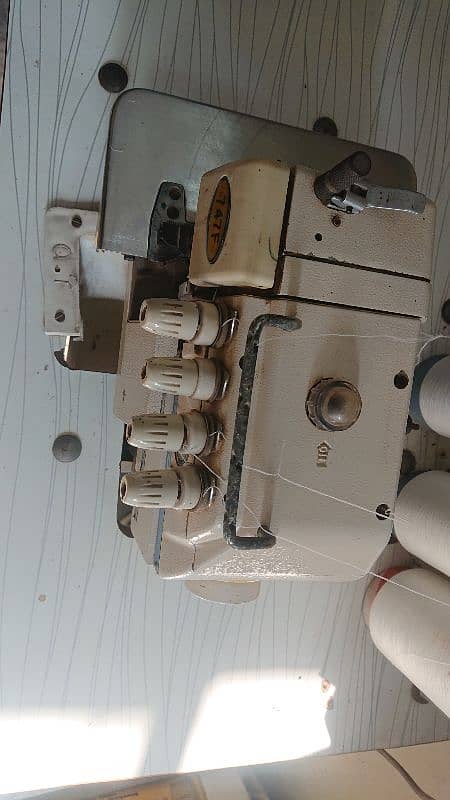 overlock machine 7