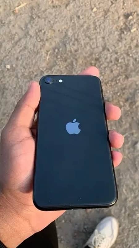 iPhone SE 2020 model ha 10 by 10 ha no open ha camera bohat  Acha ha 0