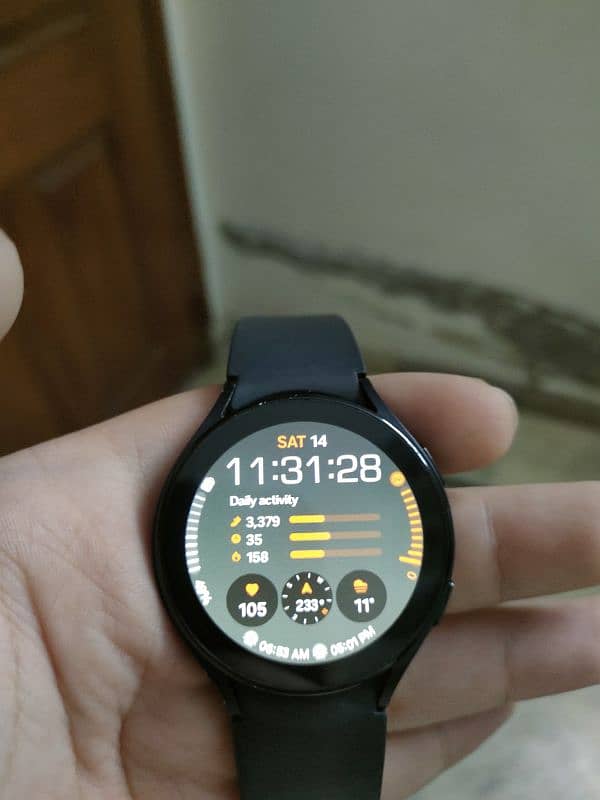 Galaxy watch 5 44mm Graphite Color 3