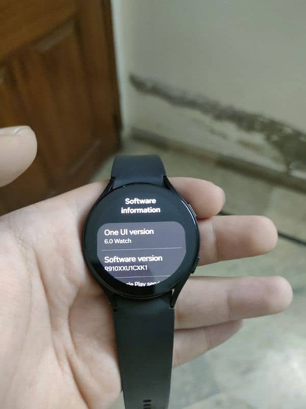 Galaxy watch 5 44mm Graphite Color 4