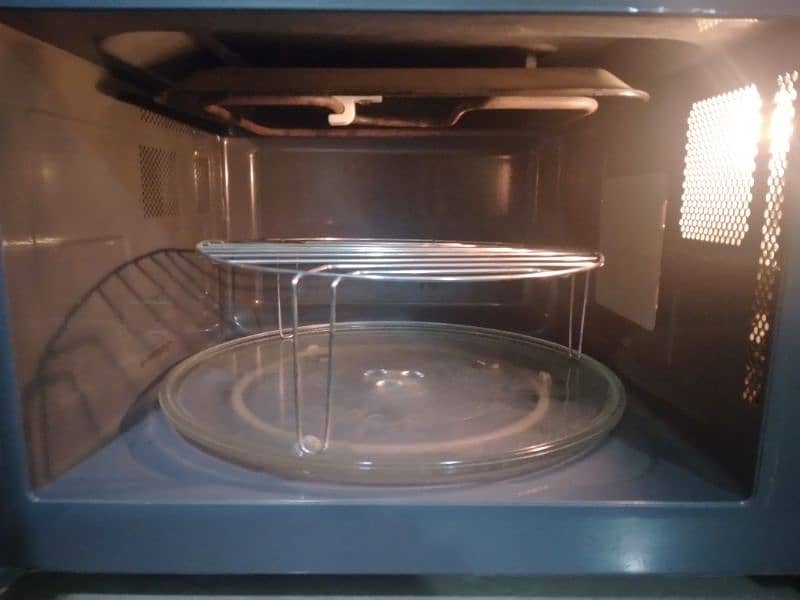 Homage Microwave oven 2