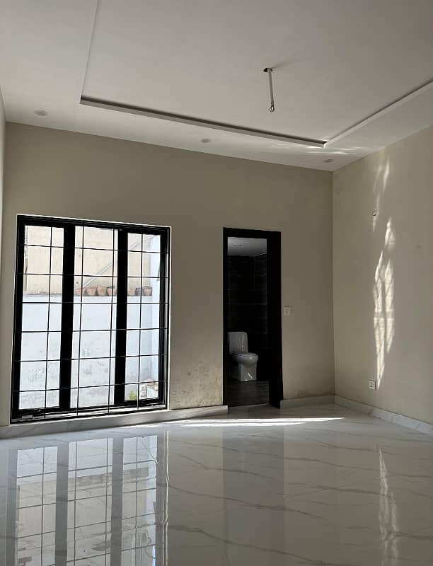 10 Marla Beautifully designed Upper Portion For Rent In Park View City Lahore. 1