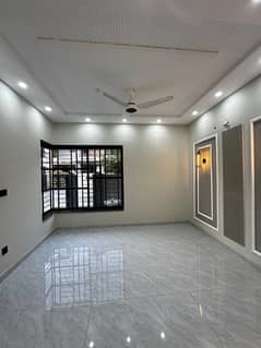 5 Marla Beautiful Lower Portion For Rent In Park View City Lahore