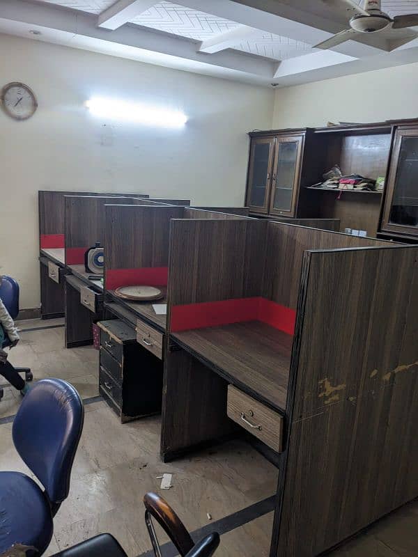 office work station for urgent sale 2