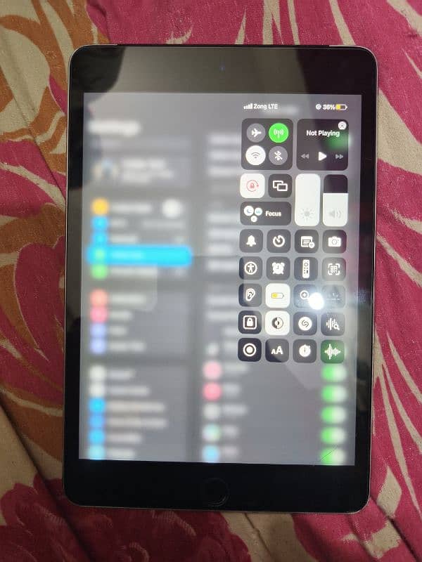 IPAD MINI 4 CELLULAR 0