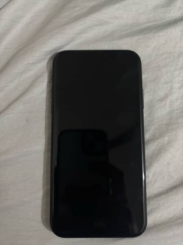 iPhone XR 64 GB Non PTA 100 Battery Health 2