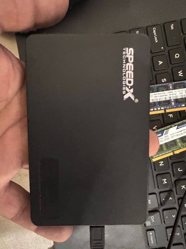 Kingston SSD 240GB WITH CASE AND CABLE 4