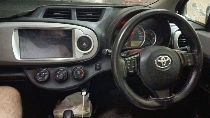 Toyota Vitz 2014 3