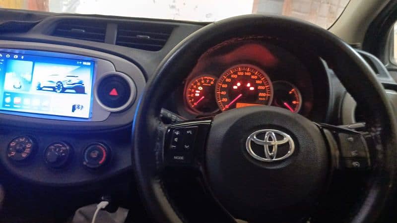 Toyota Vitz 2014 4