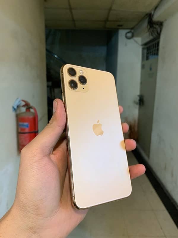 iPhone 11 Pro Max (PTA Approved )  dual sim 256 GB 3