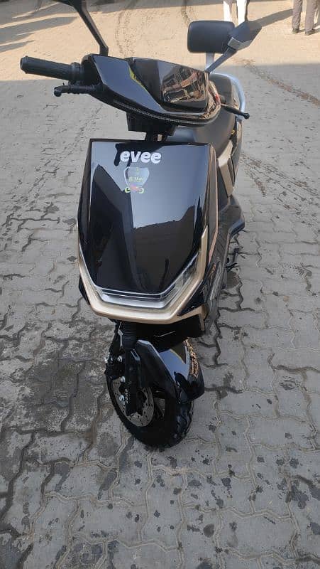 Evee Electric Scooty 1