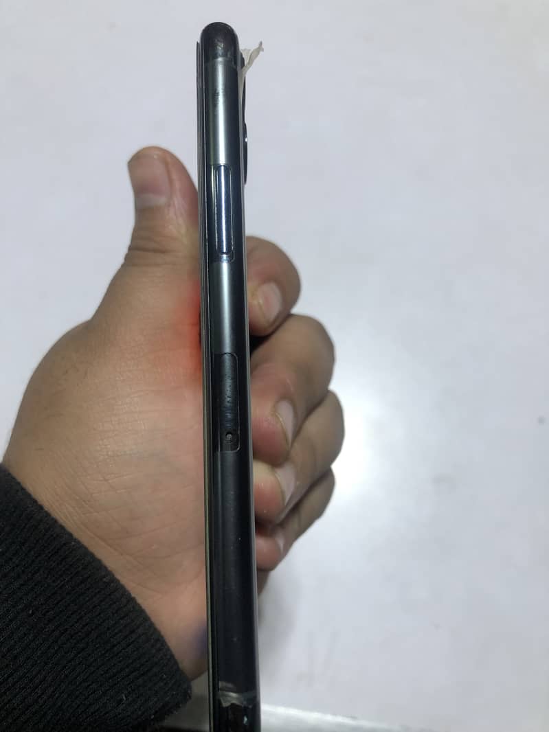 Apple iPhone 11 Pro 1