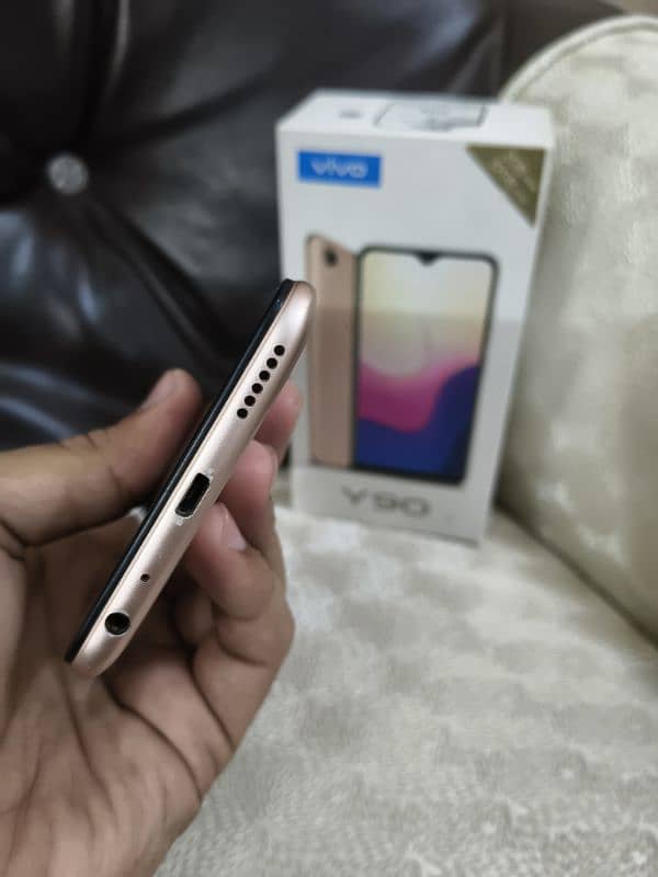 URGENT SALE MY VIVO Y90 (2GB+32GB) 10/10 CONDITION WITH BOX & ACESORIE 5