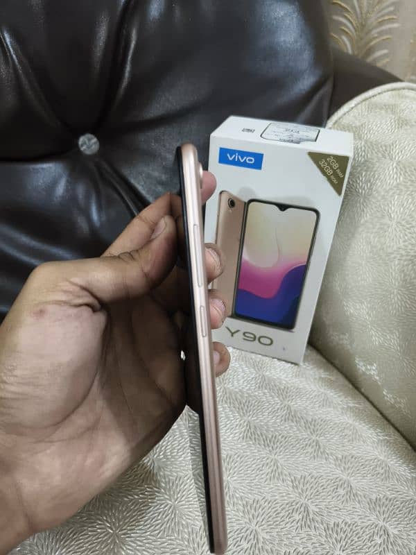 URGENT SALE MY VIVO Y90 (2GB+32GB) 10/10 CONDITION WITH BOX & ACESORIE 6