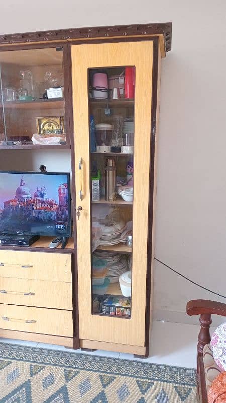 3 pieces Divider/Showcase in Good condition 3