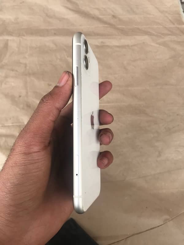 iphone 11 jv 128 display msg lykin Face ID on ha not any one scratch 4