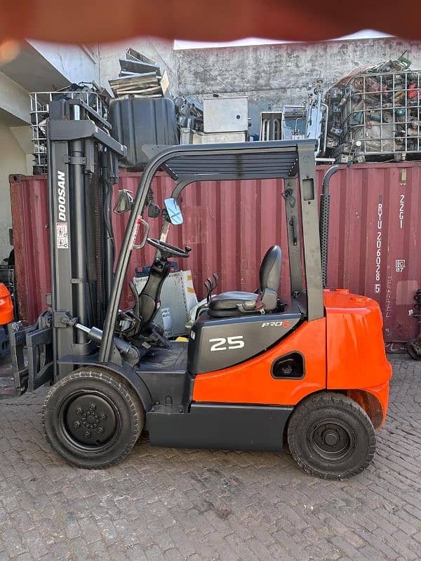 doosan forklift 2.5 ton 9