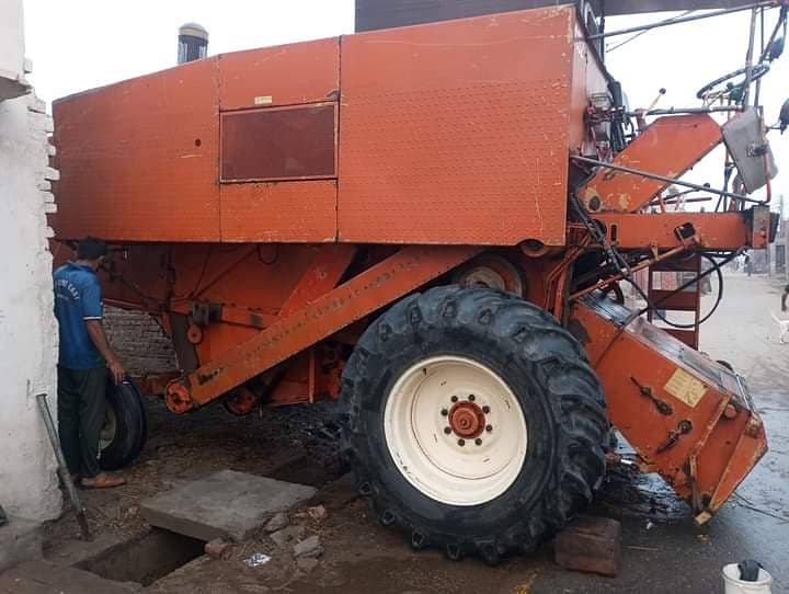 Somica 132M harvester new taire injan ok 03426603850 1