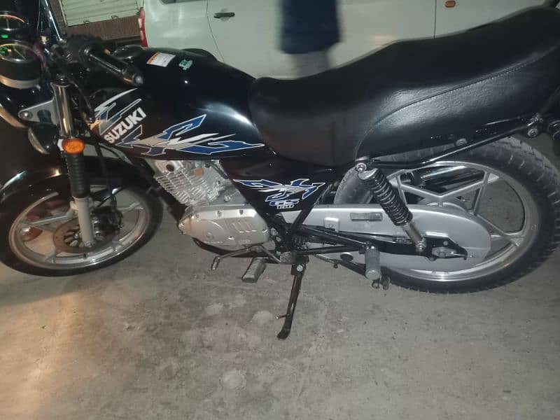 Suzuki GS 150 7