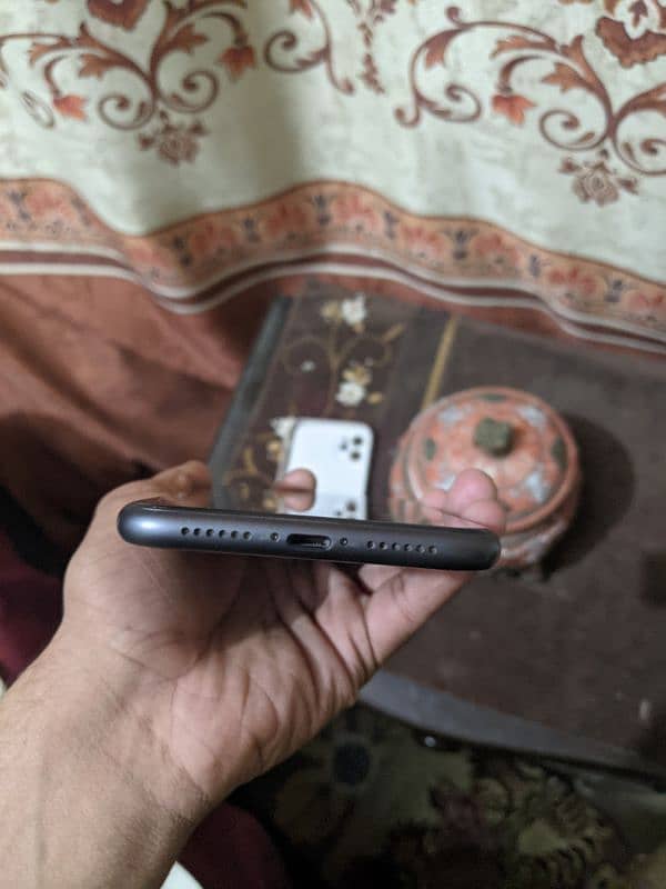 APPLE IPHONE 11 64GB 3