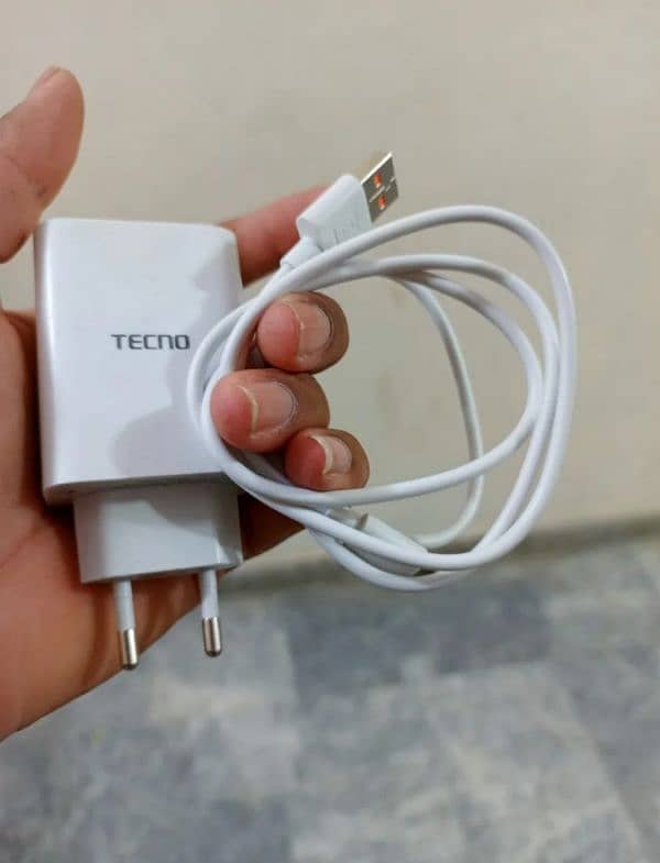 tecno Canon 20 33Watt original box plugged charger spark 30Pro 20S 30S 3