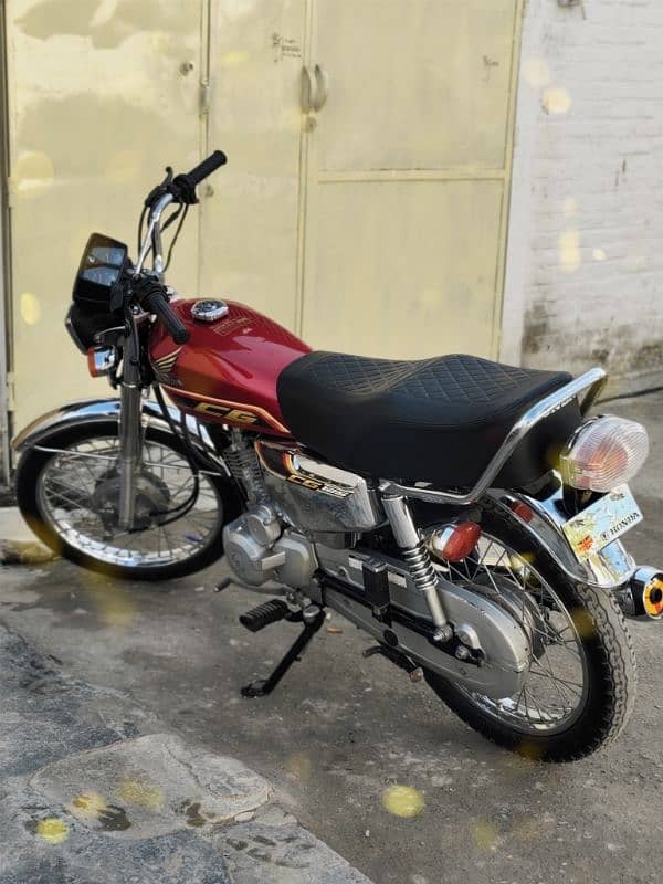 Honda 125 SE new condition 7