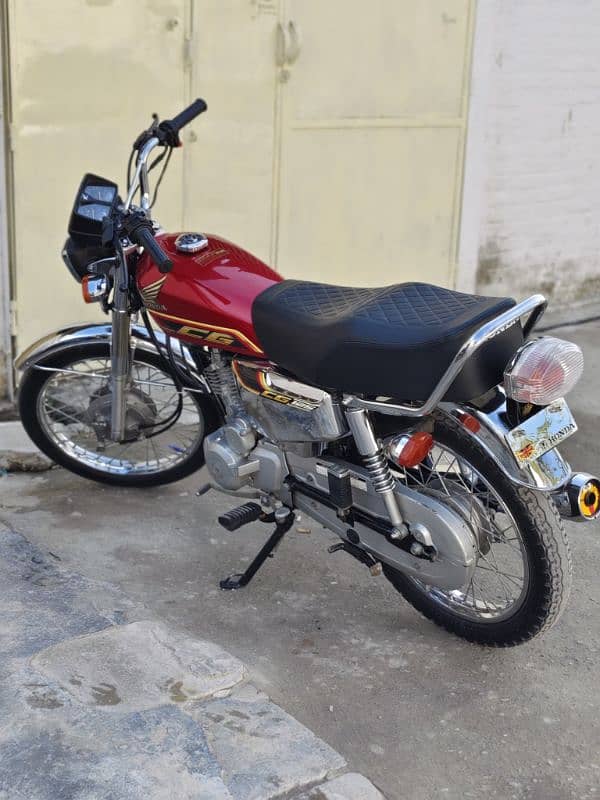 Honda 125 SE new condition 8