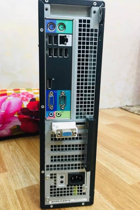 DELL OPTIPLEX 790 | Core i3 | 6 GB Ram | 1 Gb Graphic Card | 320Gb HDD 6