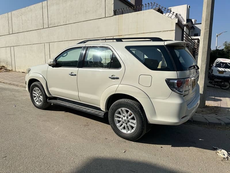 Toyota Fortuner V 2013 5