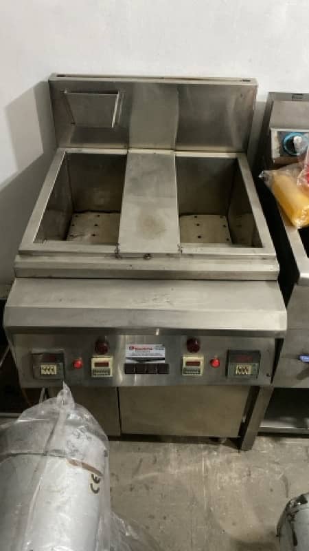 Rinnai deep fryer local to imported commercial to domestic available 4