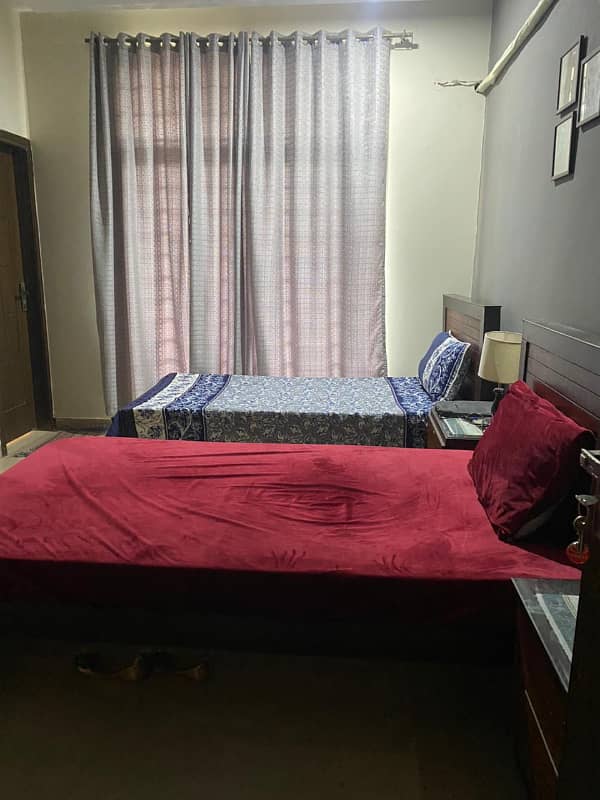 Girl hostel available in G-10/1 for ladies near to Nova only dinner 1