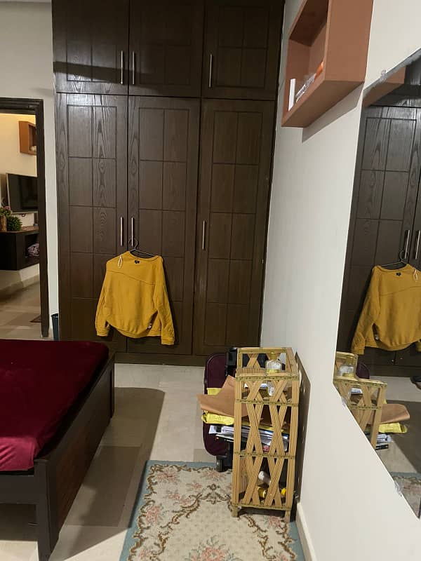 Girl hostel available in G-10/1 for ladies near to Nova only dinner 2