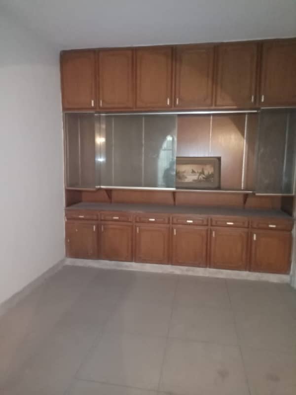 IQBAL TOWN 10 MARLA SEPARATE UPPER PORTION LOWER LOCK URGENT FOR RENT IN PRIME LOCATION 5